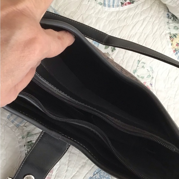 Lot of Two Relic by Fossil Handbags - Picture 7 of 16